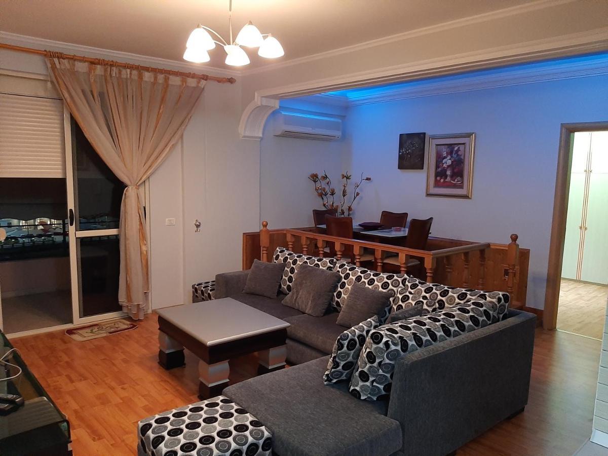 Ferienwohnung Apartament Egzoni City Center Berat Exterior foto