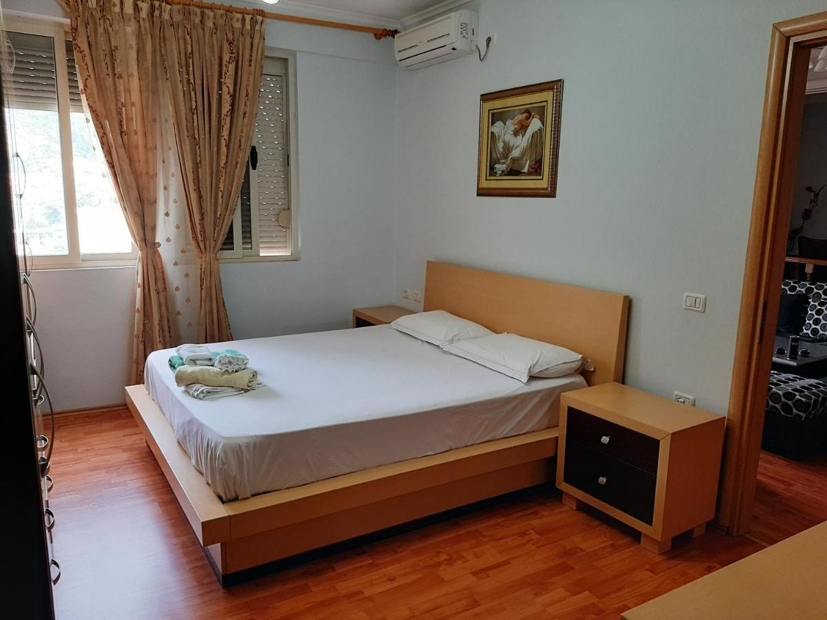 Ferienwohnung Apartament Egzoni City Center Berat Exterior foto