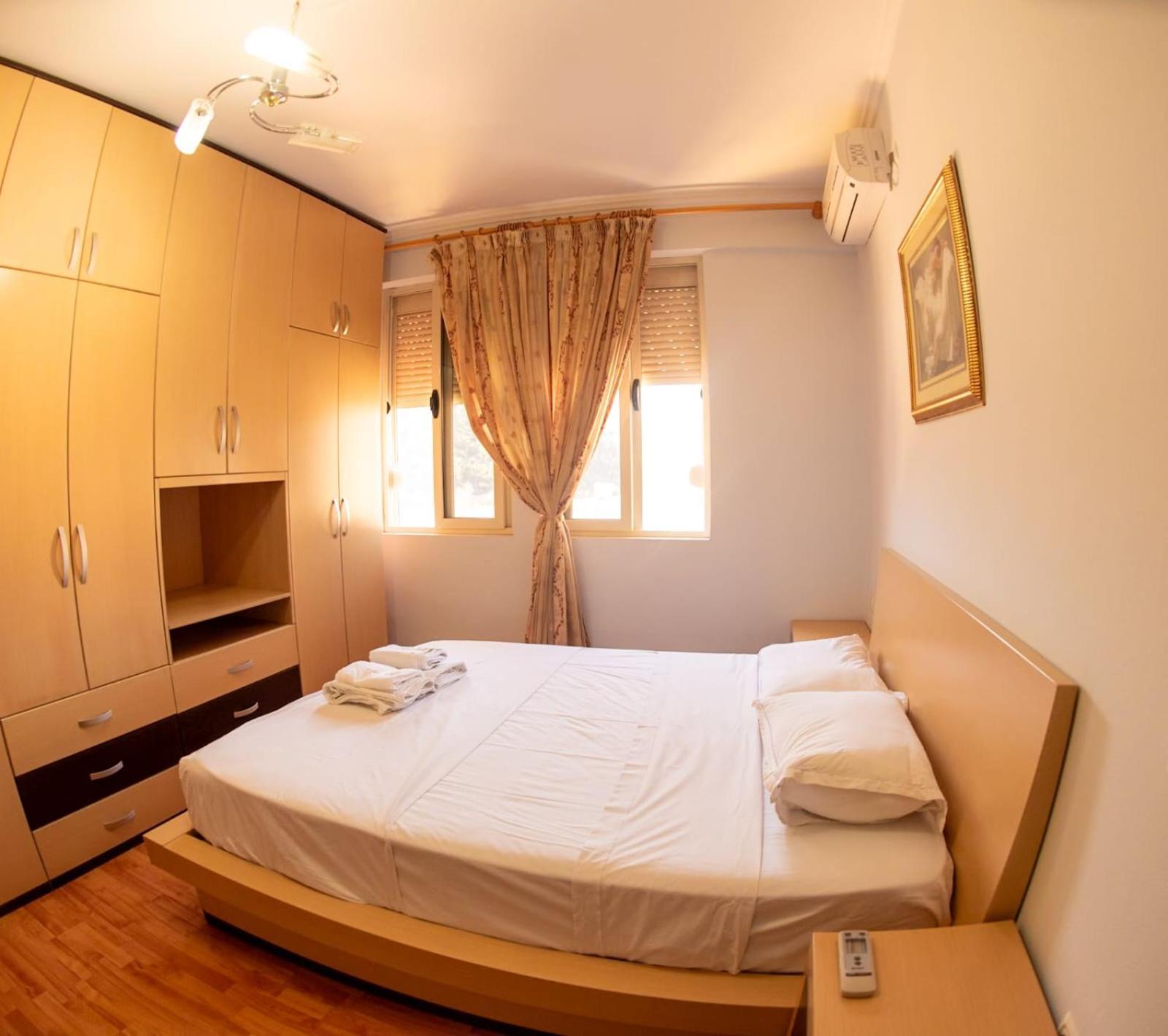 Ferienwohnung Apartament Egzoni City Center Berat Exterior foto
