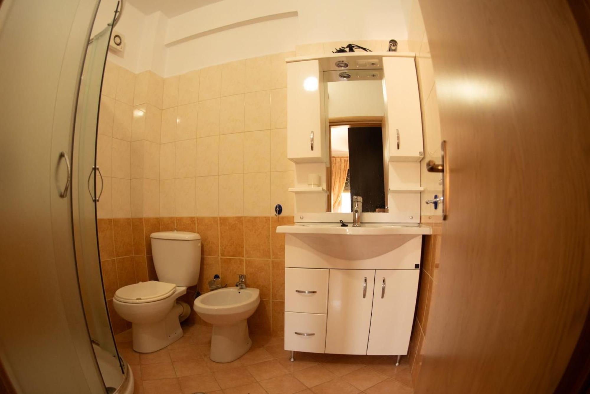 Ferienwohnung Apartament Egzoni City Center Berat Exterior foto